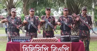 হিলি সীমান্তে বিজিবির অভিযান, মাদক উদ্ধার